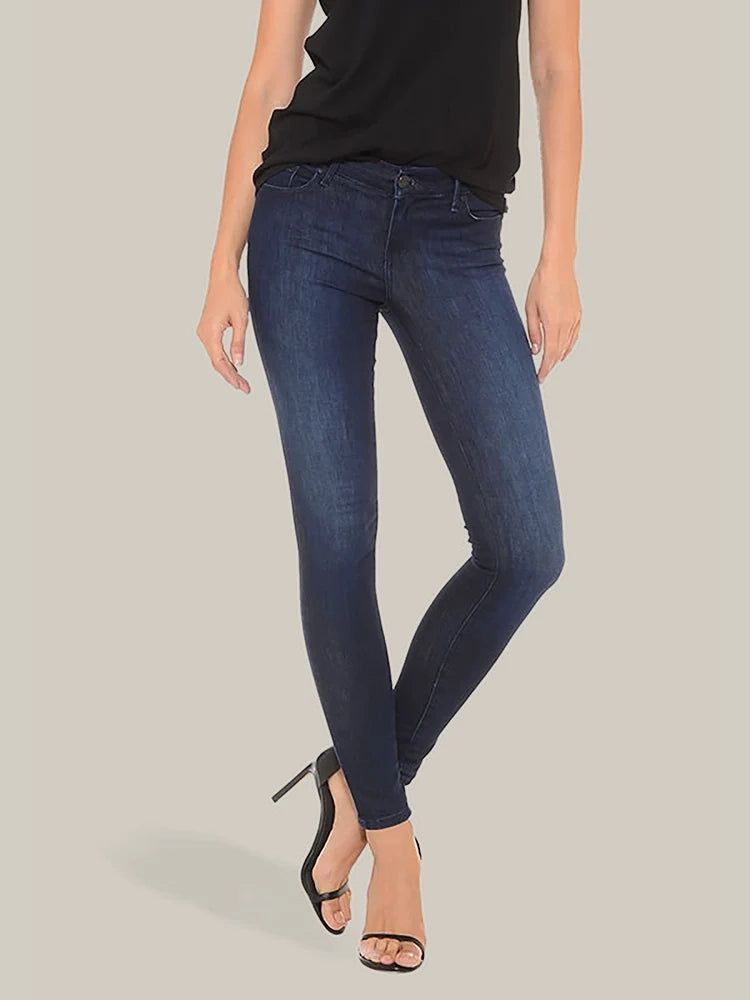 Women wearing Azul oscuro/medio Mid Rise Skinny Grove Jeans