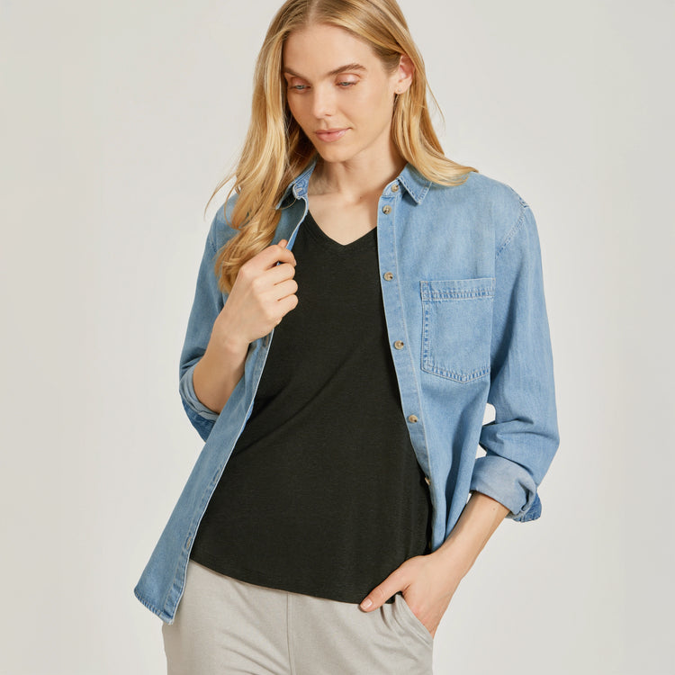 Women wearing Black Relaxed Linen Blend V-Neck Tee