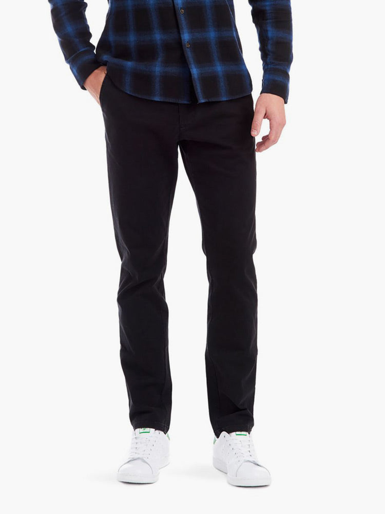 Men wearing Negro Everyday Comfort Chino Slim Pants