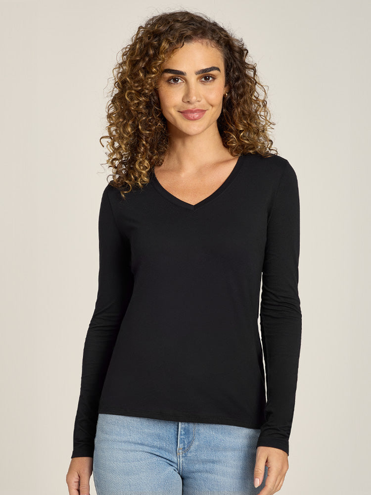 Women wearing Negro Long Sleeve V-Neck Tee Marcy