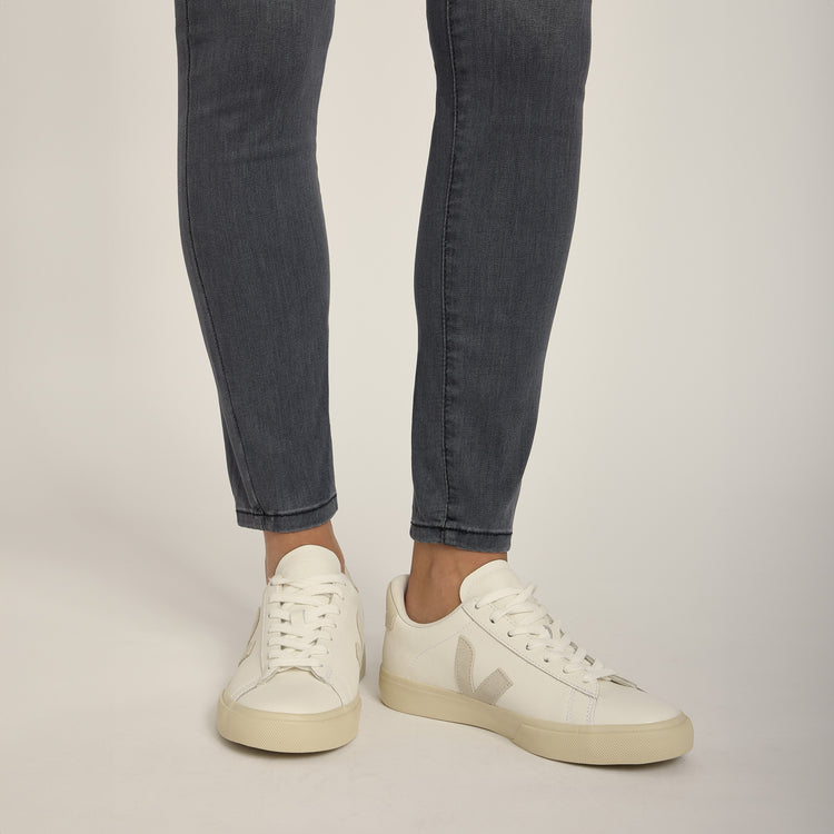 Women wearing Gris Médium High Rise Skinny Orchard Jeans