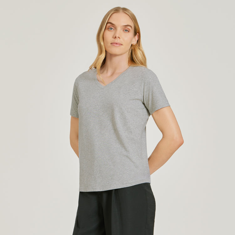Women wearing Gris jaspeado Relaxed V-Neck Marcy Tee