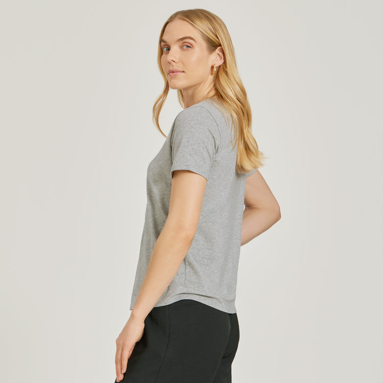 Women wearing Gris jaspeado Relaxed V-Neck Marcy Tee