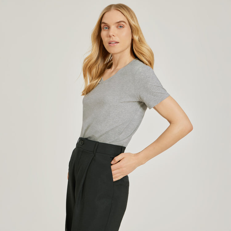 Women wearing Gris jaspeado Relaxed V-Neck Marcy Tee