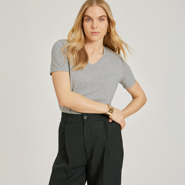 Women wearing Gris jaspeado Relaxed V-Neck Marcy Tee