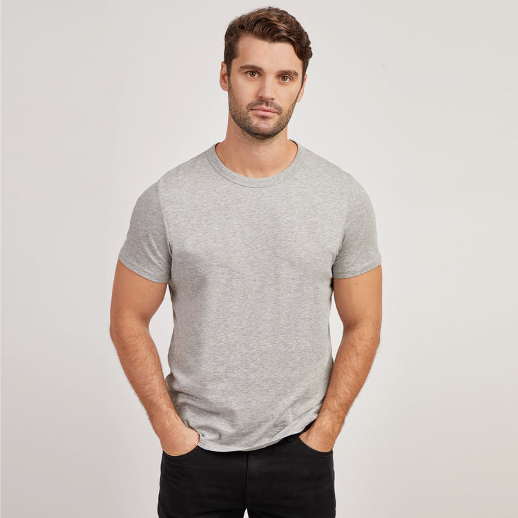 Men wearing Gris Chiné Classic Crew Driggs Tee