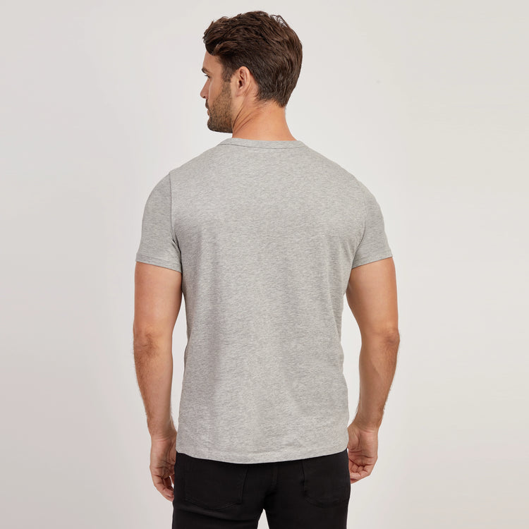 Men wearing Gris Chiné Classic Crew Driggs Tee