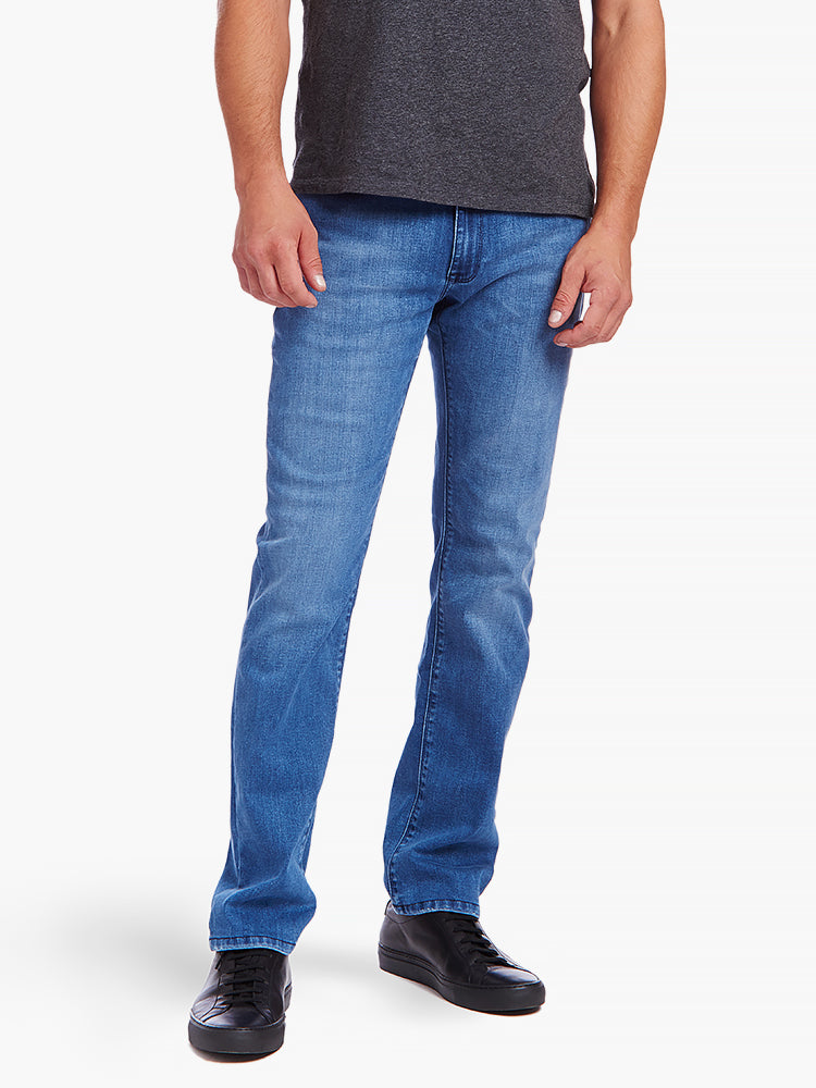 Men wearing Azul medio All Blue Jeans