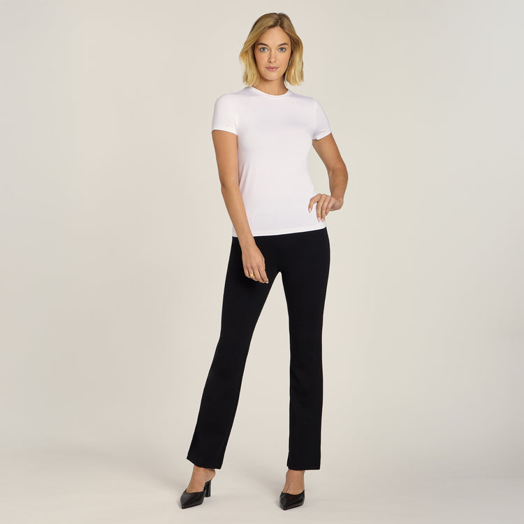 Women wearing Black Slim Knit Pant