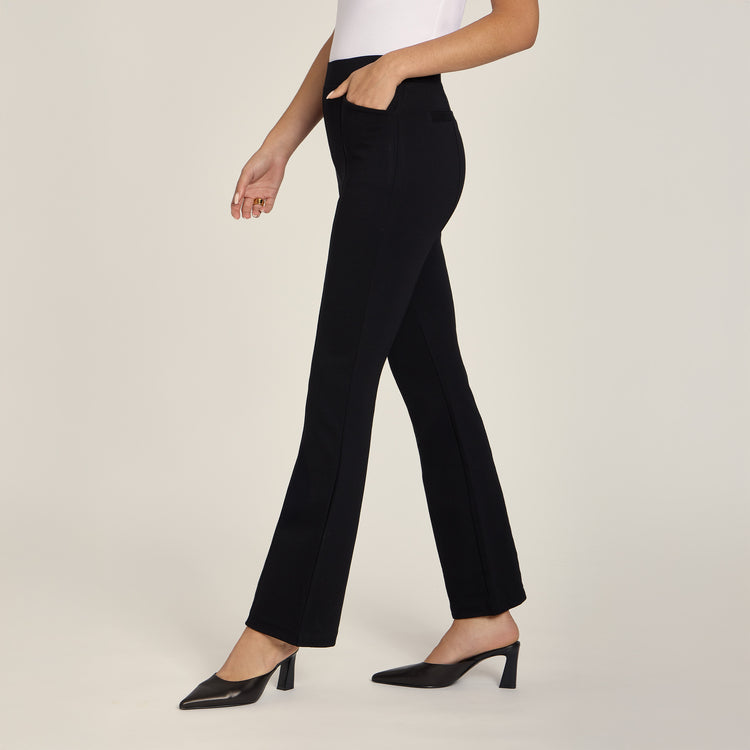 Women wearing Black Slim Knit Pant