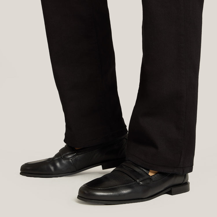 Men wearing Black Straight Jay Jeans