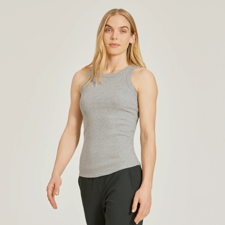 Women wearing gris jaspeado Rib Tank