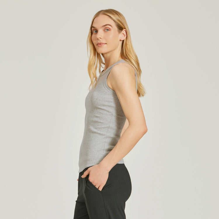 Women wearing gris jaspeado Rib Tank