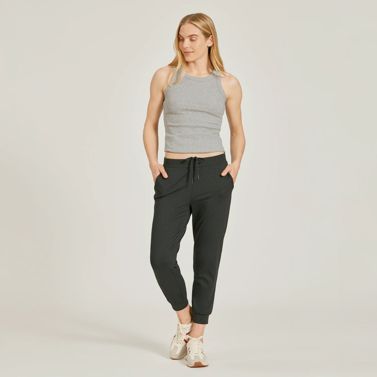 Women wearing gris jaspeado Rib Tank