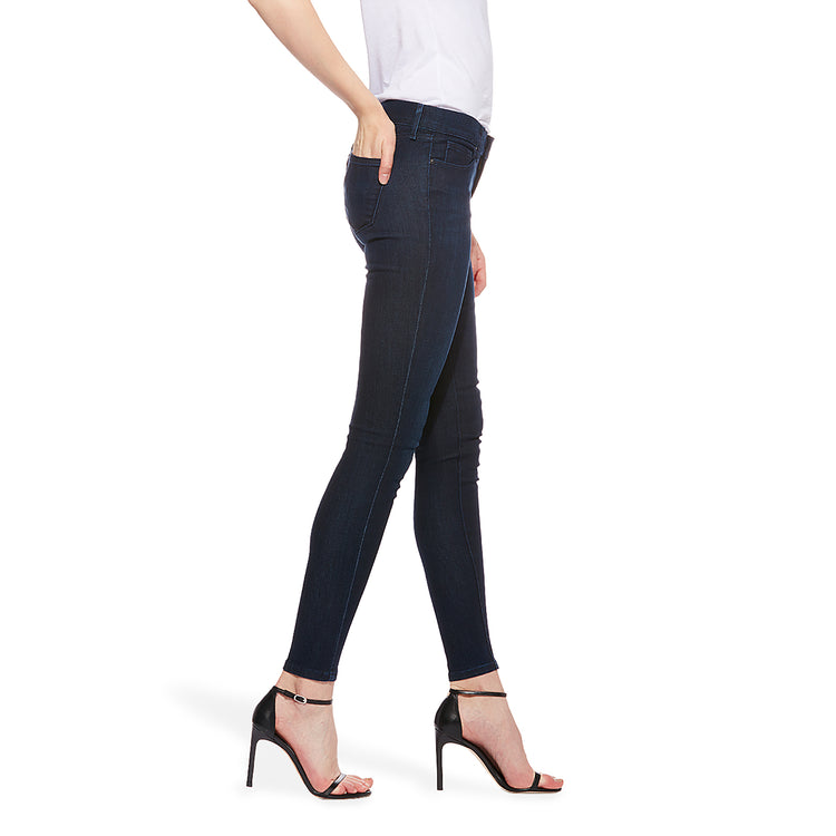 Women wearing Bleu Médium/Foncé Mid Rise Skinny Jane Jeans
