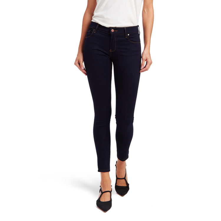 Women wearing Dark Blue Mid Rise Skinny Ann Jeans