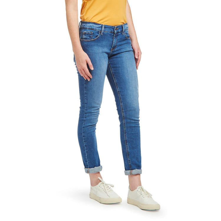 Women wearing Bleu clair/Médium Mid Rise Slim Straight Ridge Jeans