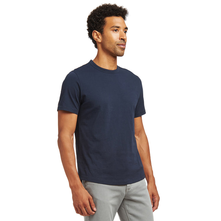 Men wearing Navy Curved Hem Driggs Tee