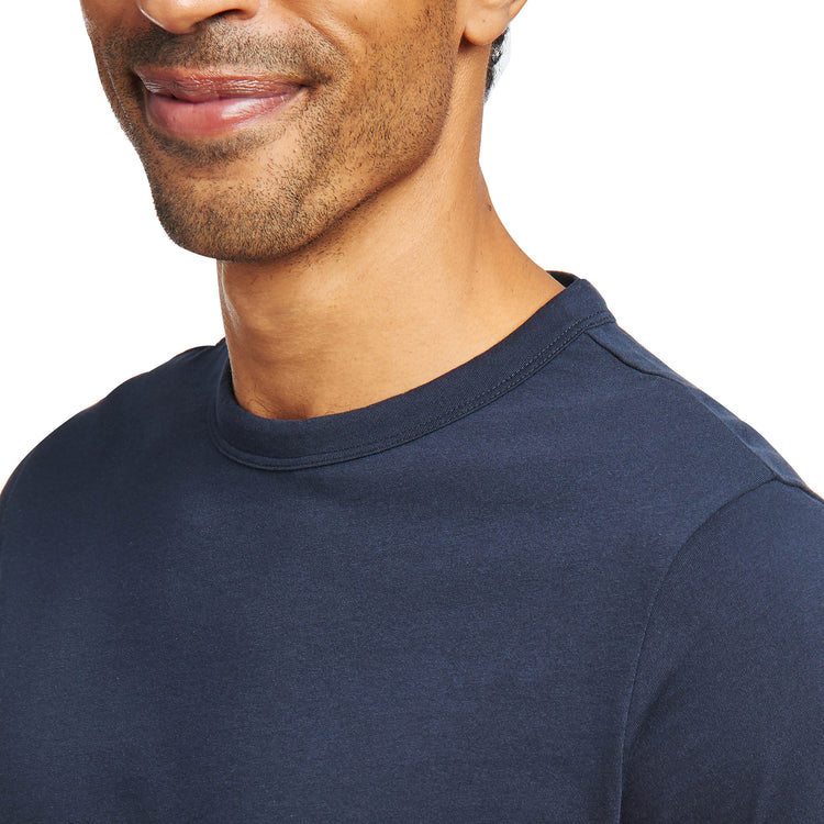 Men wearing Navy Curved Hem Driggs Tee