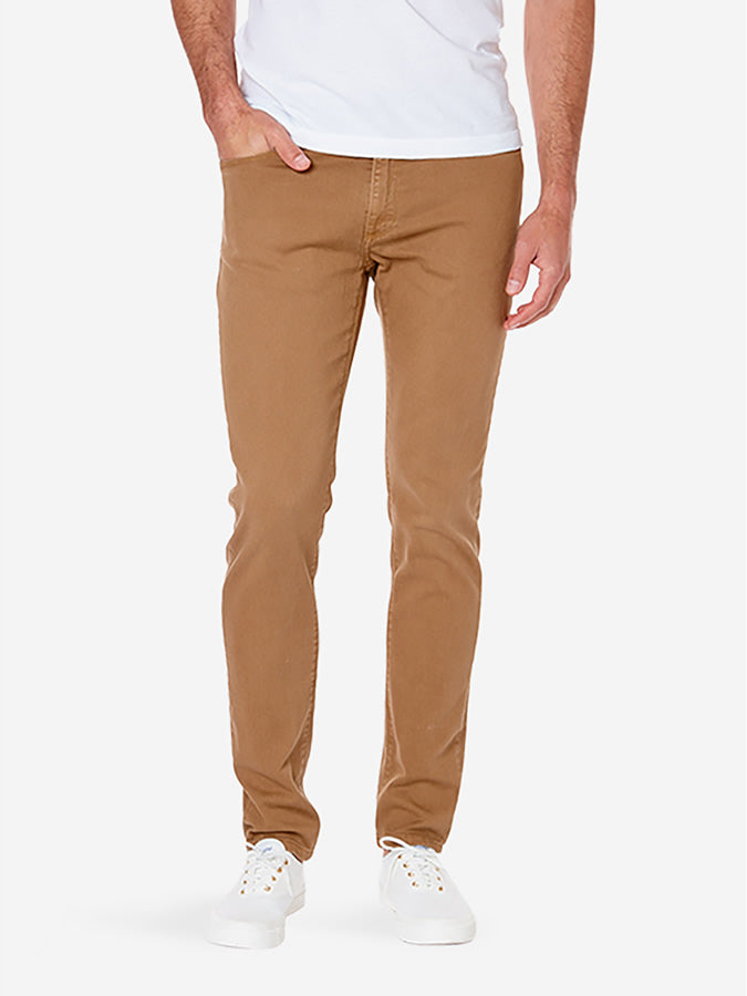 Men wearing Khaki Skinny Mercer Jeans