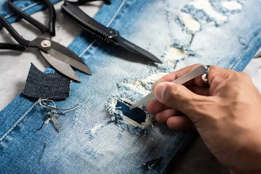 How to Rip Jeans At Home: 11 Steps