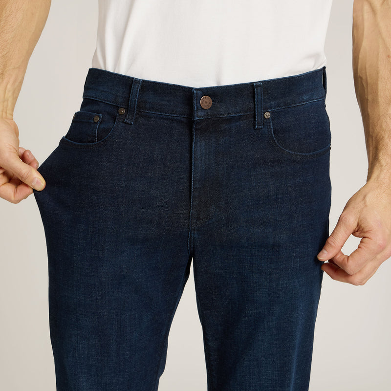 Men wearing Azul oscuro/medio The Straight Blue Jeans Edit jeans