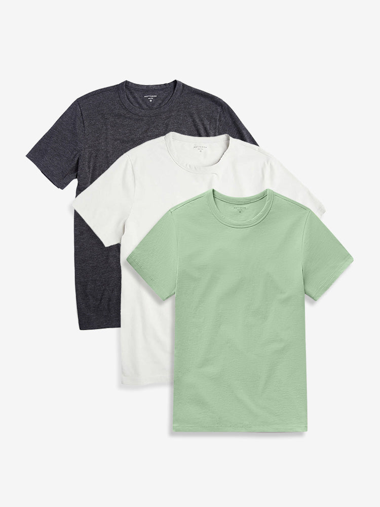  wearing Bone/Pistacchio/Charcoal Heather Classic Crew Driggs 3-Pack