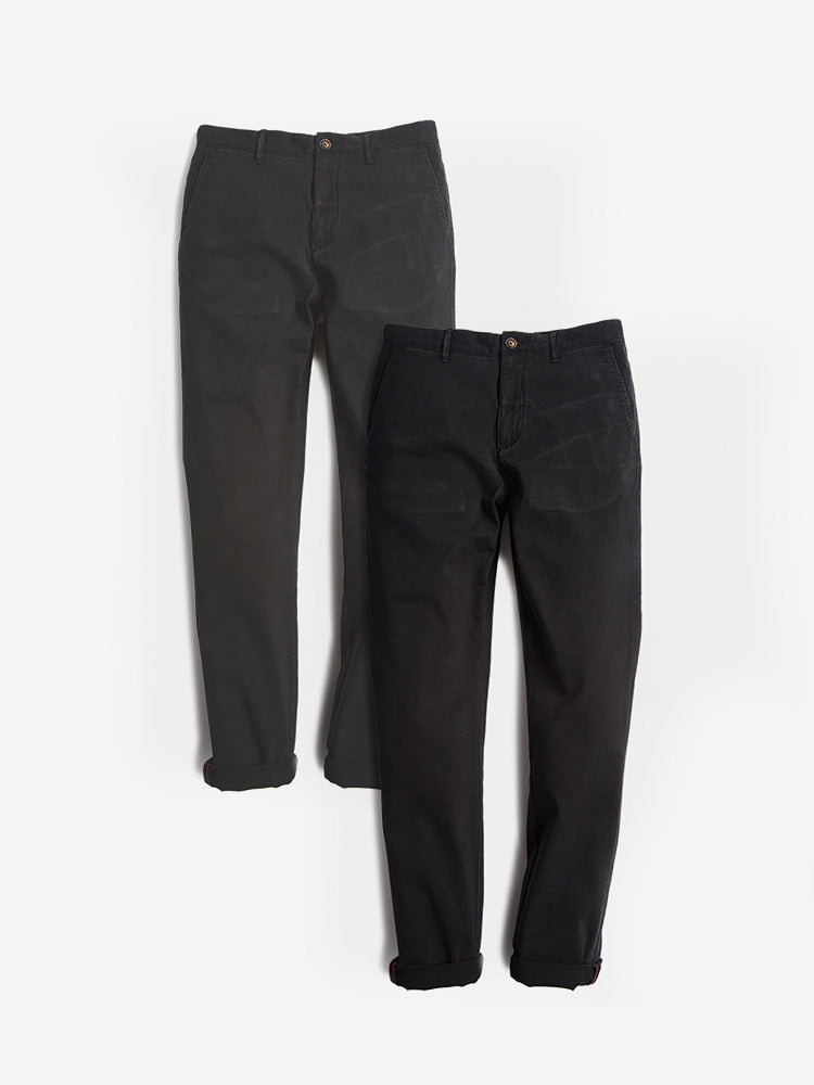 Men wearing Noir/Gris Foncé The Twill Chino Charles 2-Pack Chinos pour hommes