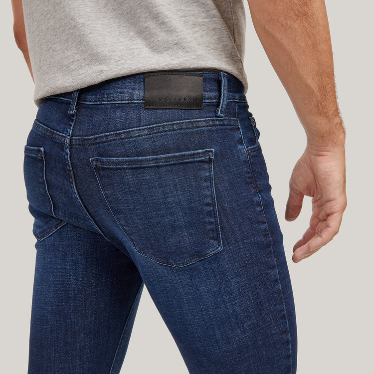 Men wearing Bleu Médium Slim Wooster Jeans