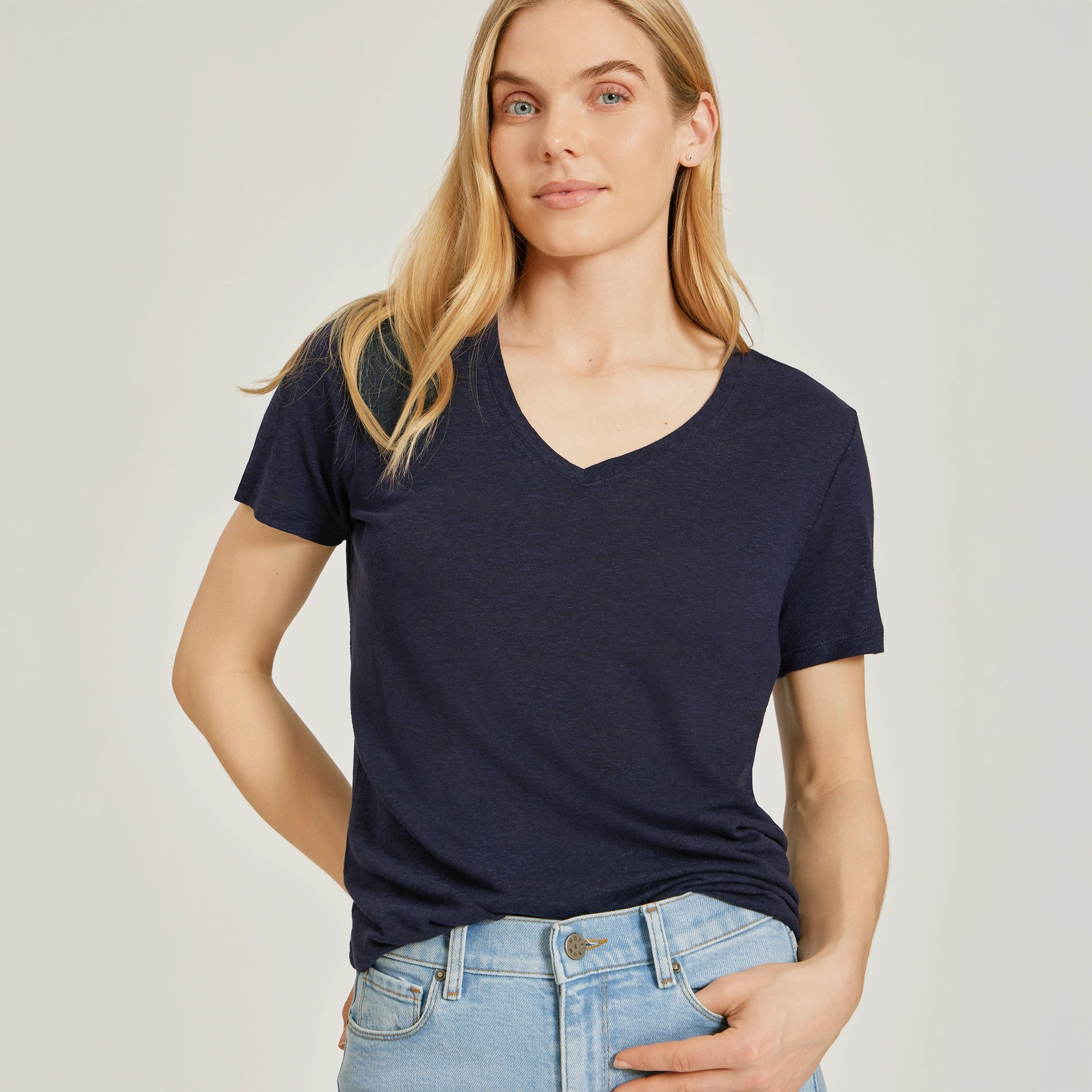 Women's Relaxed Linen Blend V-Neck Tee - Mott & Bow