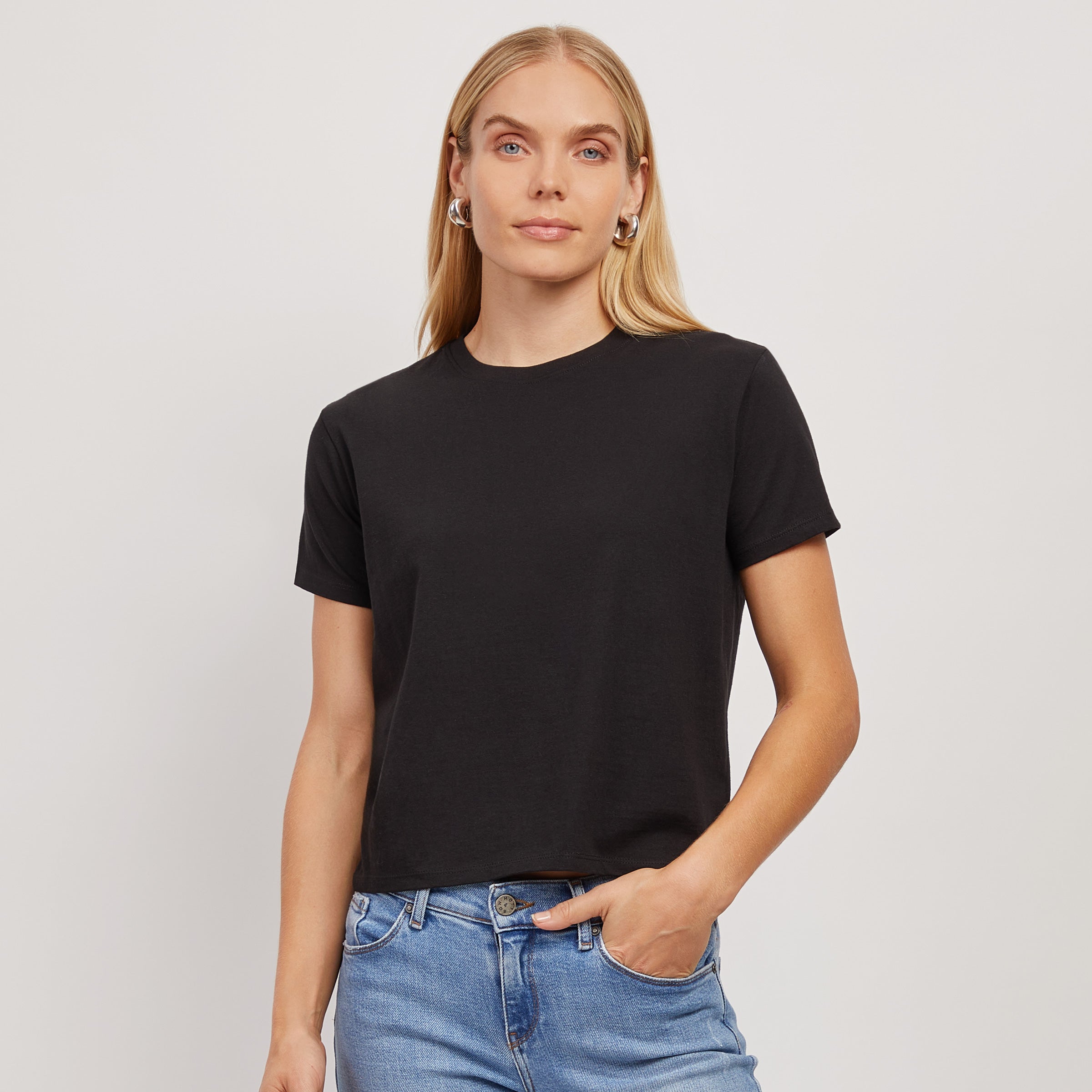 Women's Cropped Fitted Crew Marcy Tee - Mott & Bow