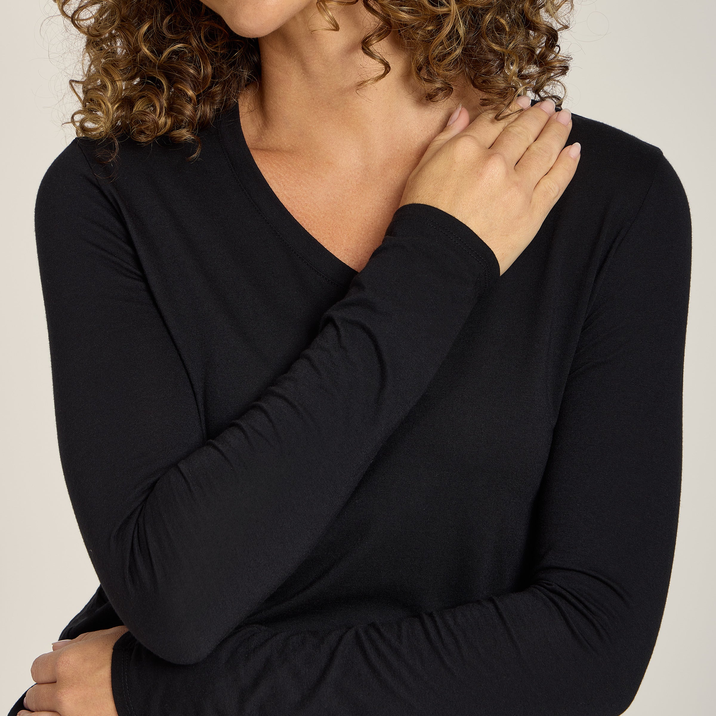 Women wearing Negro Long Sleeve V-Neck Tee Marcy