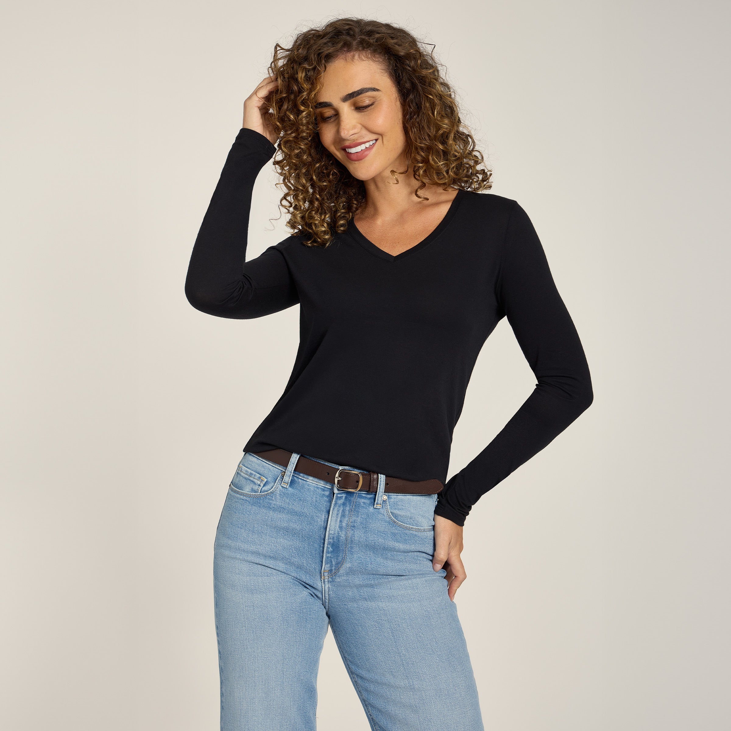 Women wearing Negro Long Sleeve V-Neck Tee Marcy