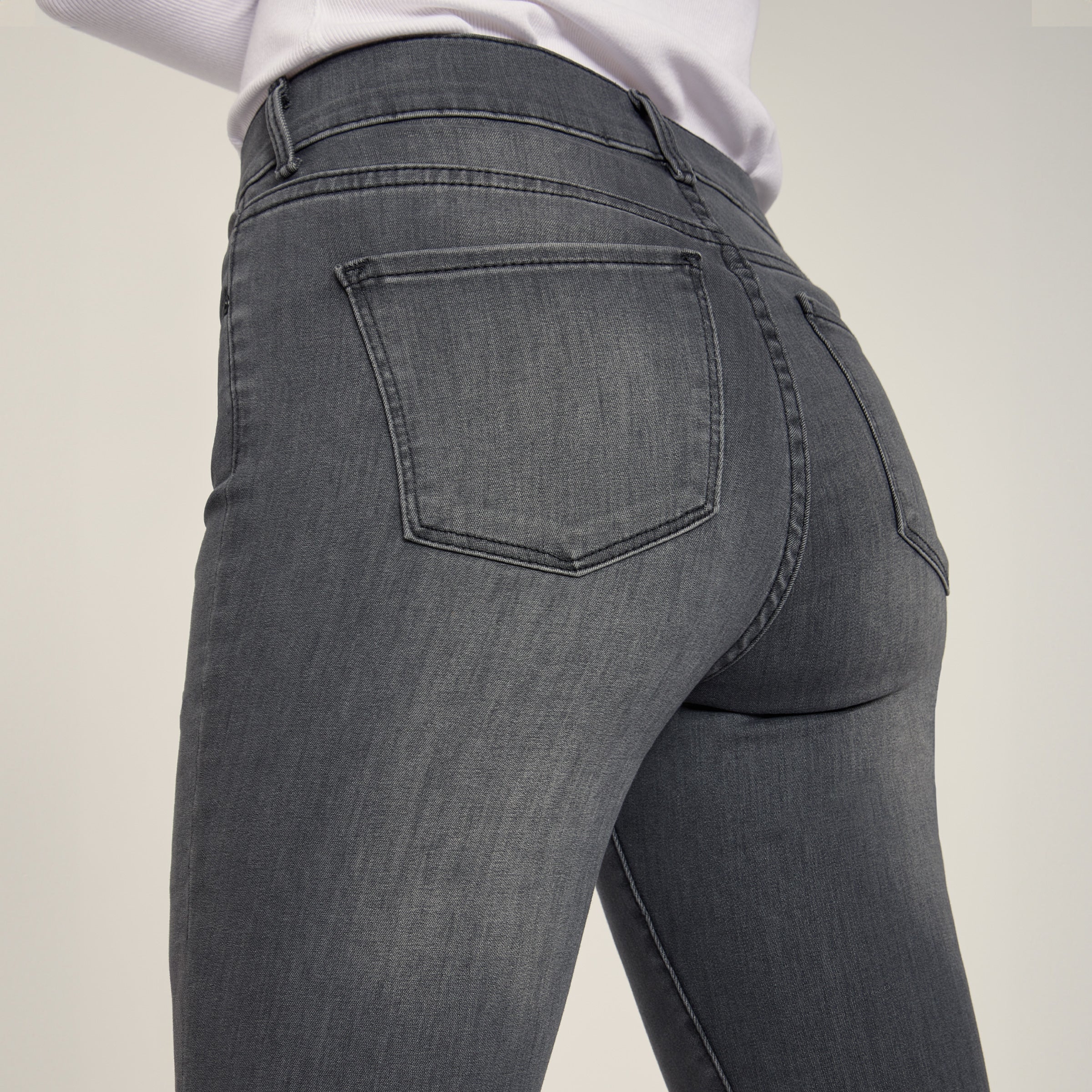 Women wearing Gris Médium High Rise Skinny Orchard Jeans