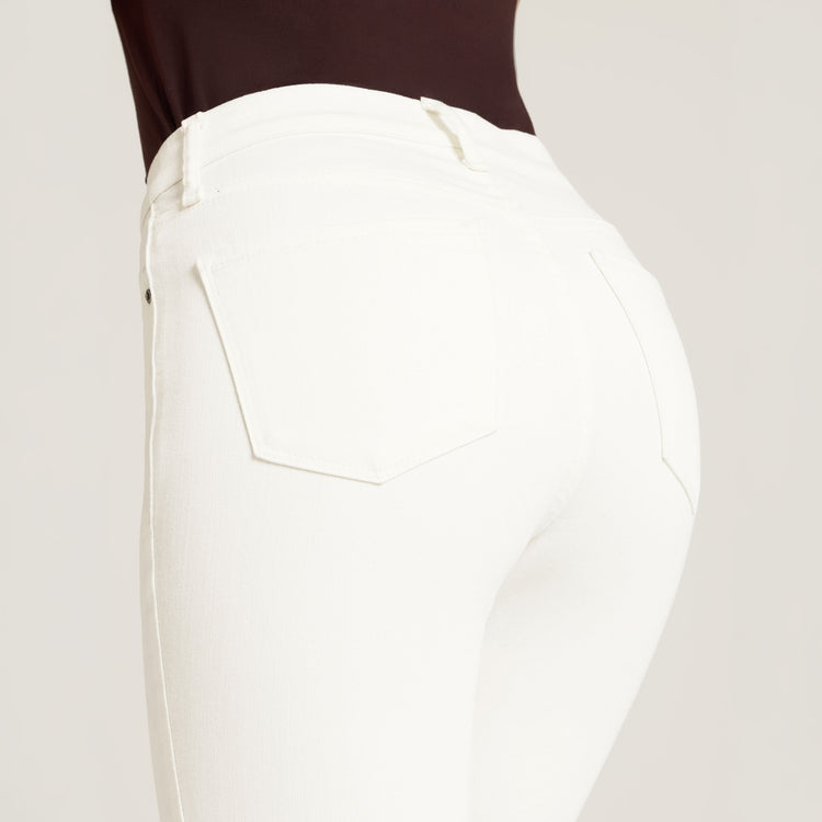 Women wearing White High Rise Skinny Lloyd
