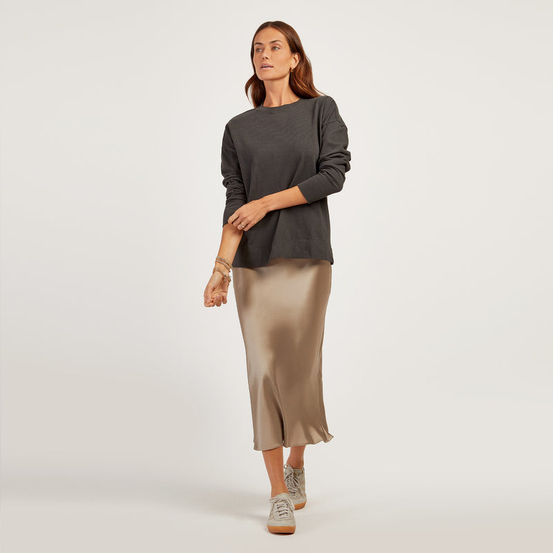 Women wearing Vintage Gray Cotton Jersey Oversized Long Sleeve Tee - Pre Order tees