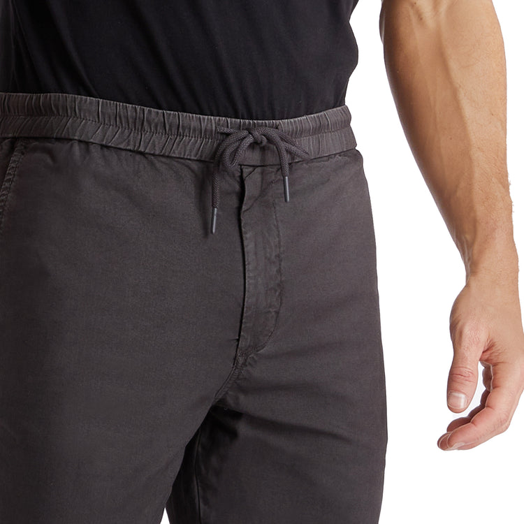 Men wearing Gris oscuro The Leisure Pants