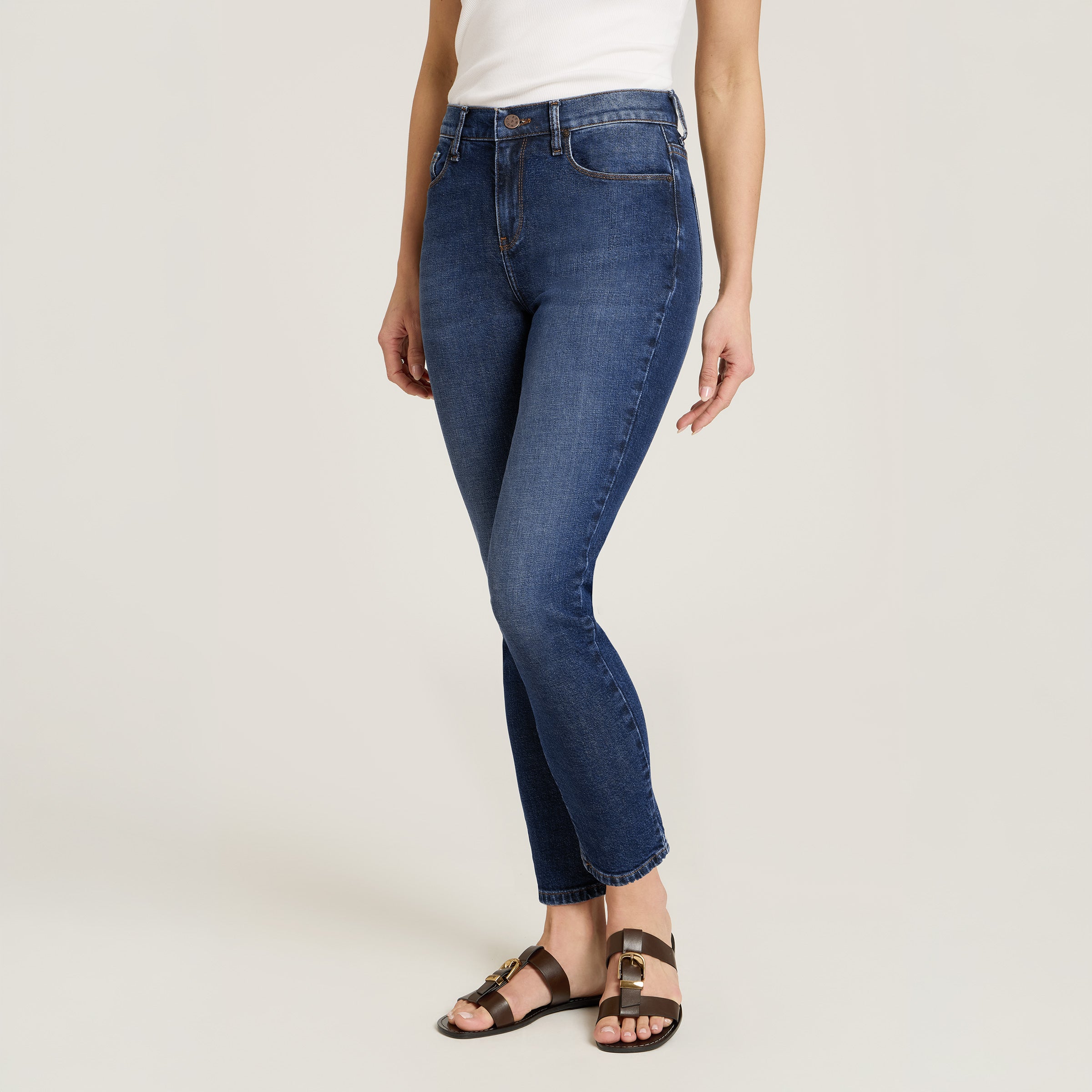 Women wearing Rinse High Rise Mom Ridge Jeans