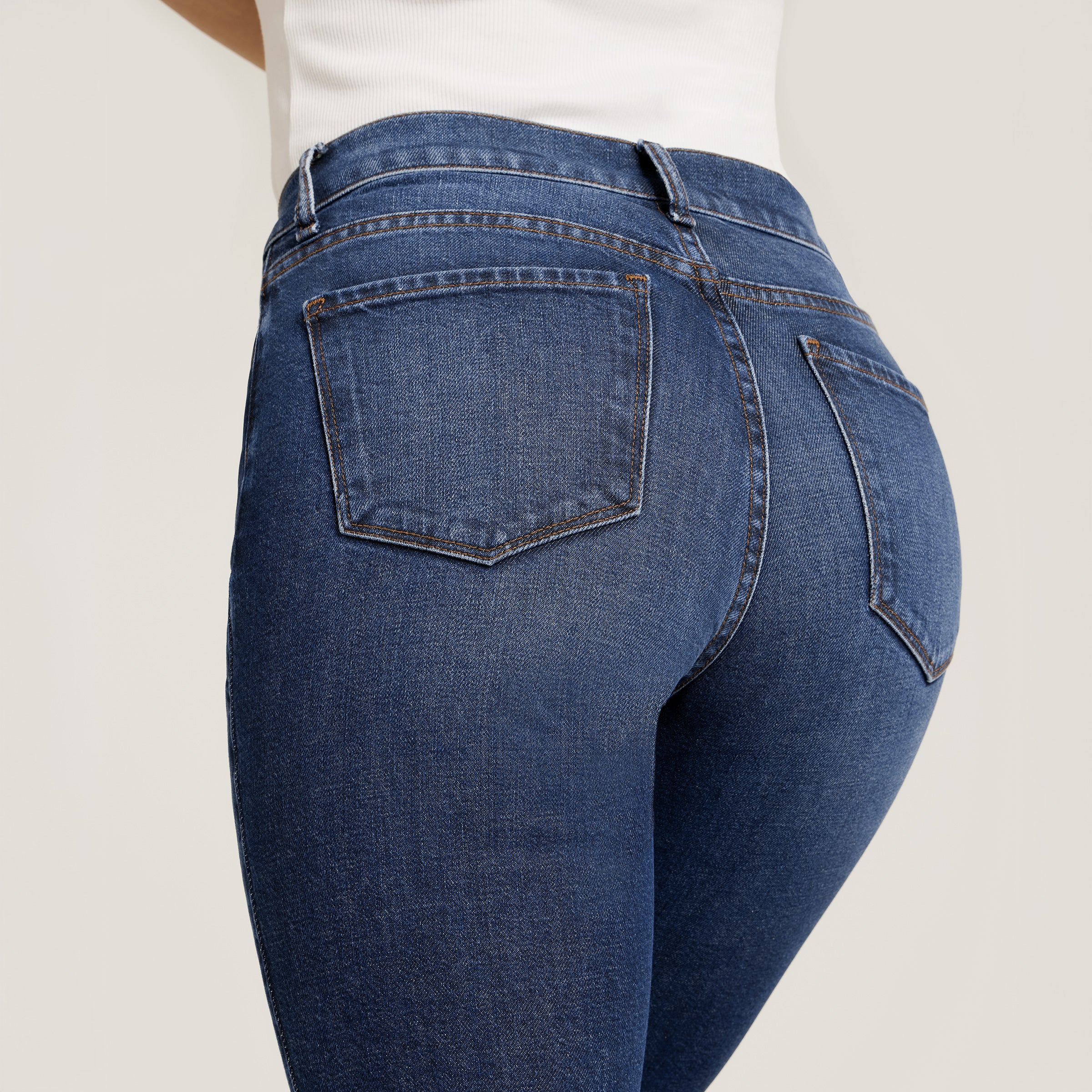Women wearing Rinse High Rise Mom Ridge Jeans