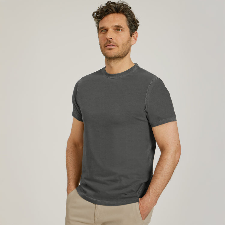 Men wearing Vintage Gray Classic Crew Driggs Tee