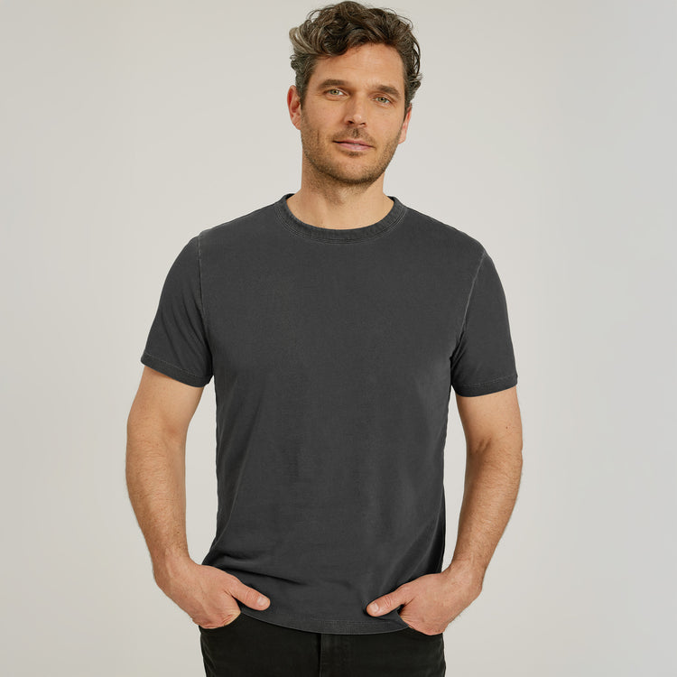 Men wearing Vintage Graphite Classic Crew Driggs Tee