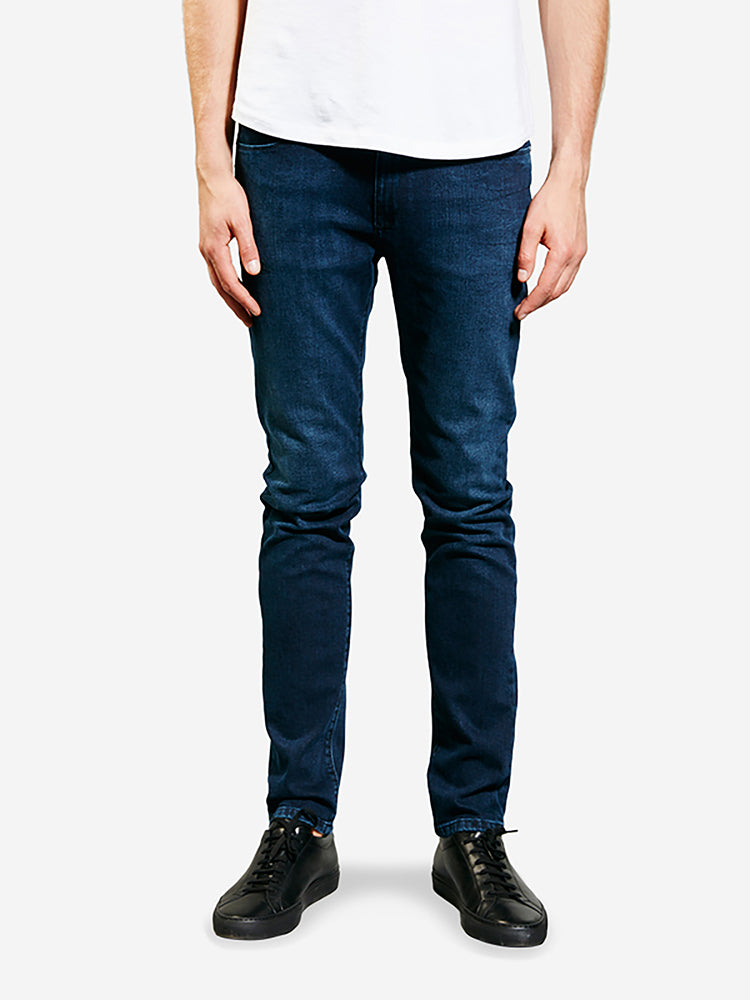 Men wearing Azul oscuro/medio Skinny Staple Jeans