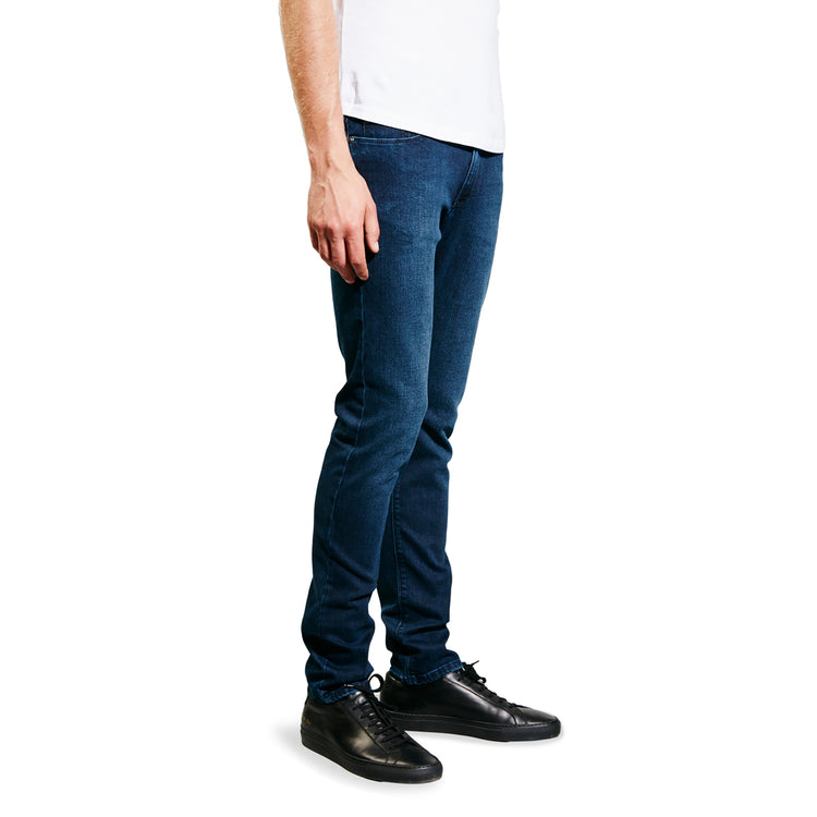 Men wearing Azul oscuro/medio Skinny Staple Jeans