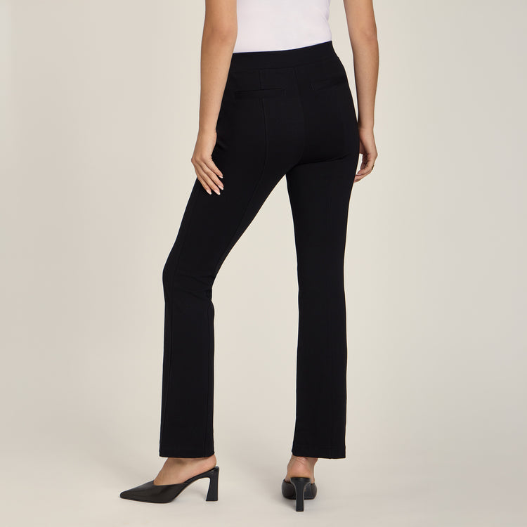 Women wearing Black Slim Knit Pant