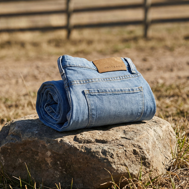 Men wearing Light Blue Straight Benson Jeans
