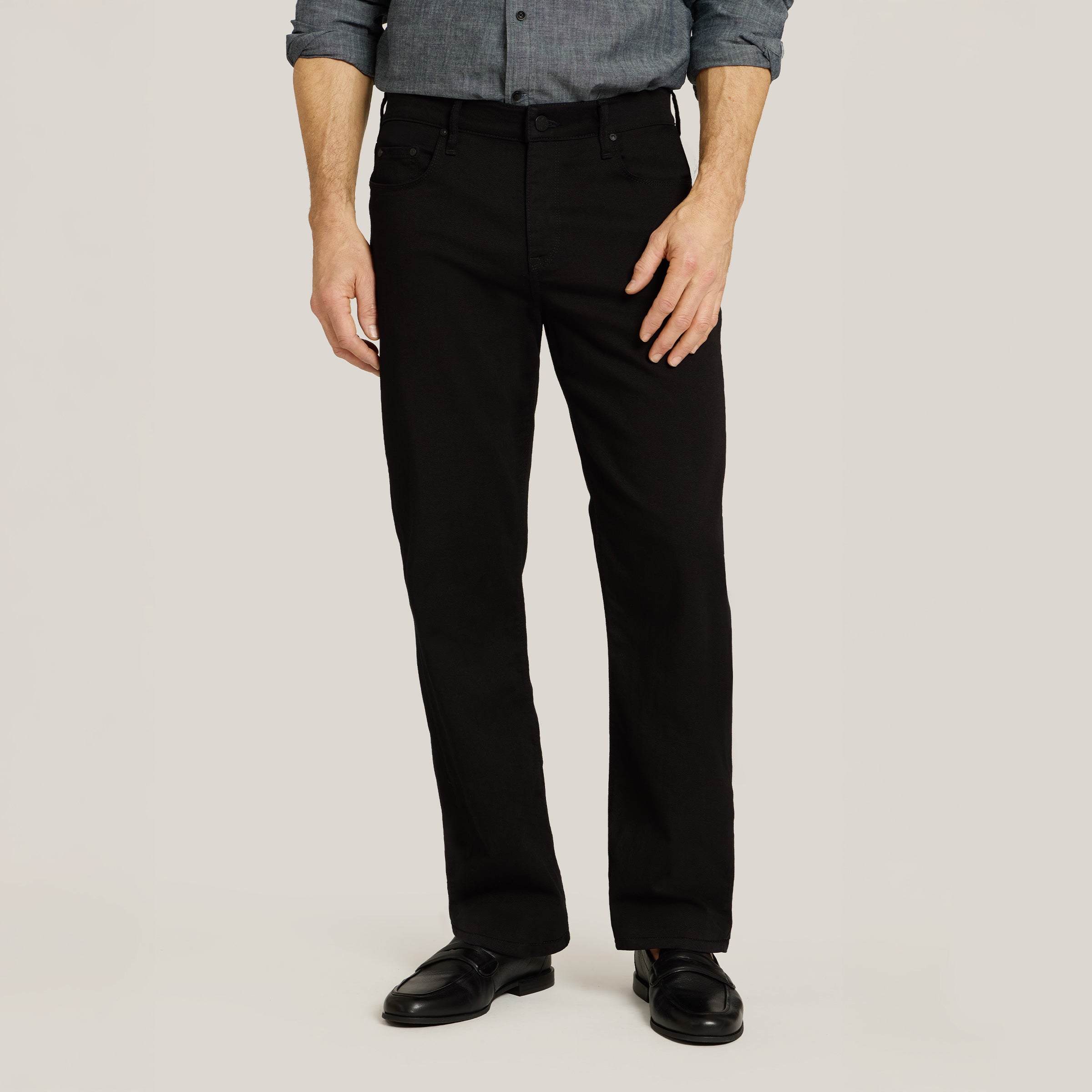 Men wearing Black Straight Jay Jeans