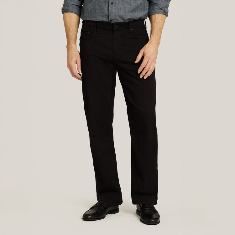 Men wearing Black Straight Jay Jeans