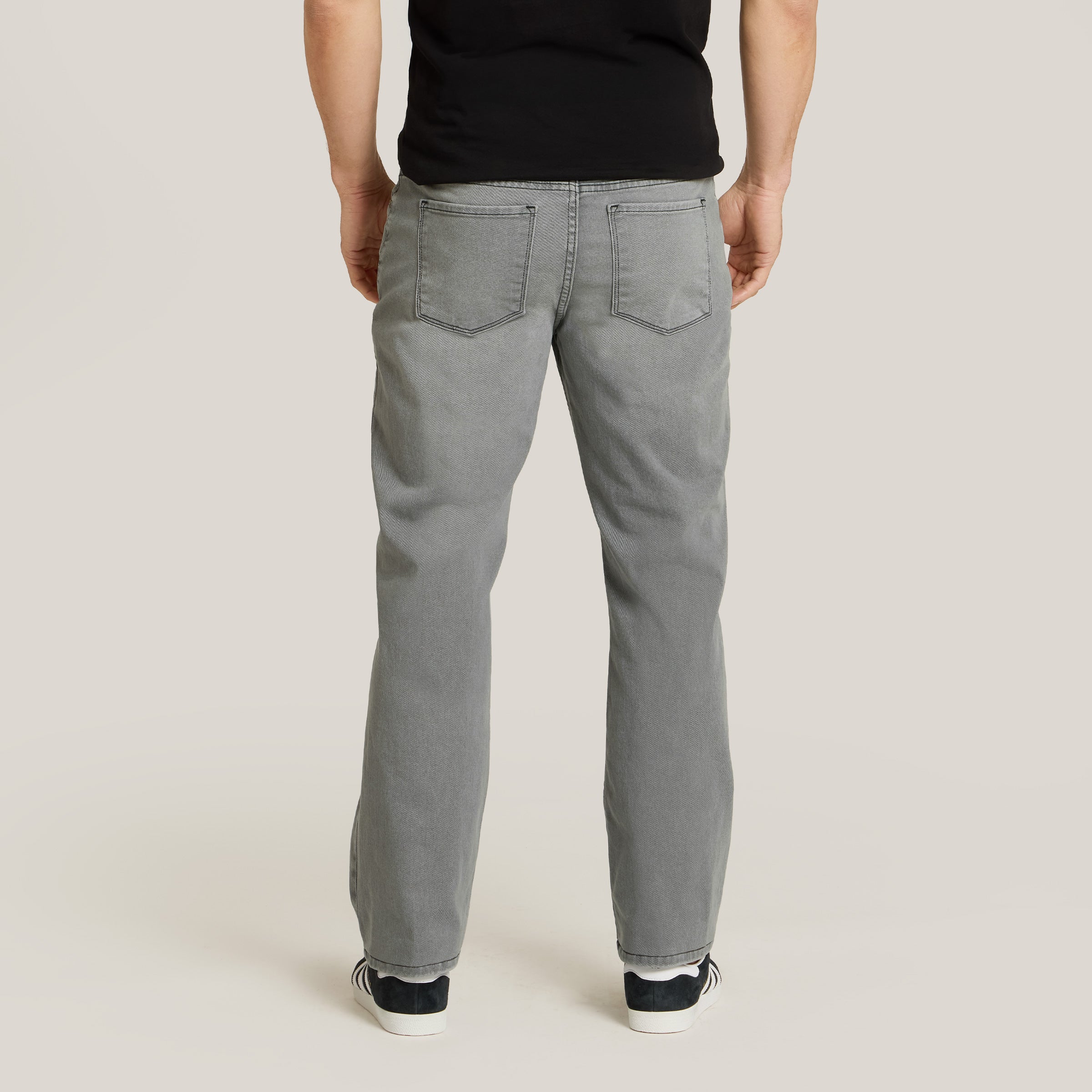 Men wearing Gris claro The Gray Edit Straight jeans