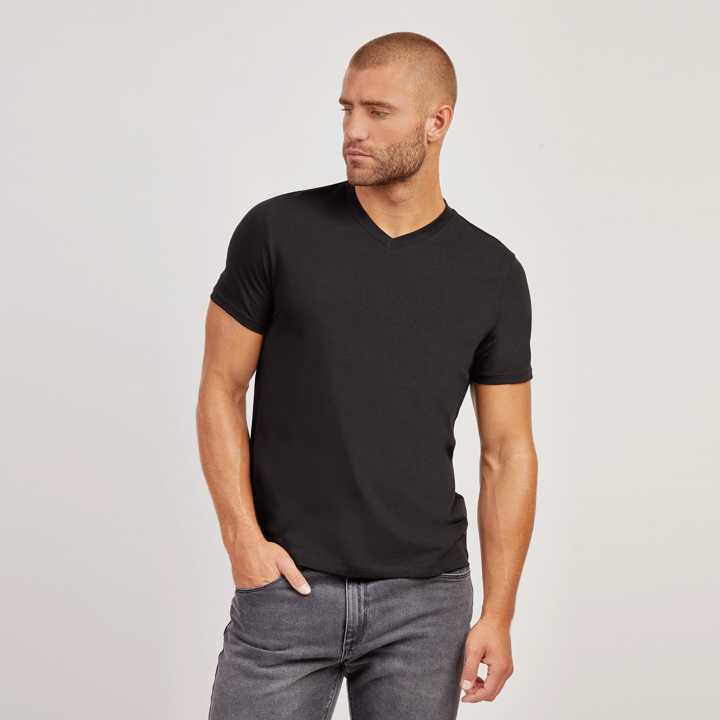 Men's Classic V-Neck Driggs Tee - Mott & Bow