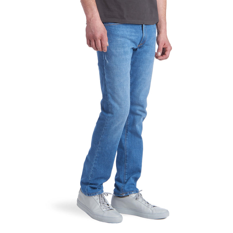 Men wearing Azul claro Slim Charlton Jeans
